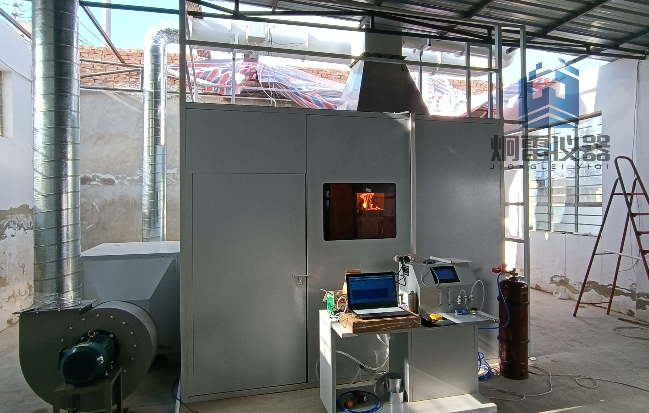 正在安装中的JL-DT-1型建筑材料单体燃烧试验机 正在安装中的JL-DT-1型建筑材料单体燃烧试验机